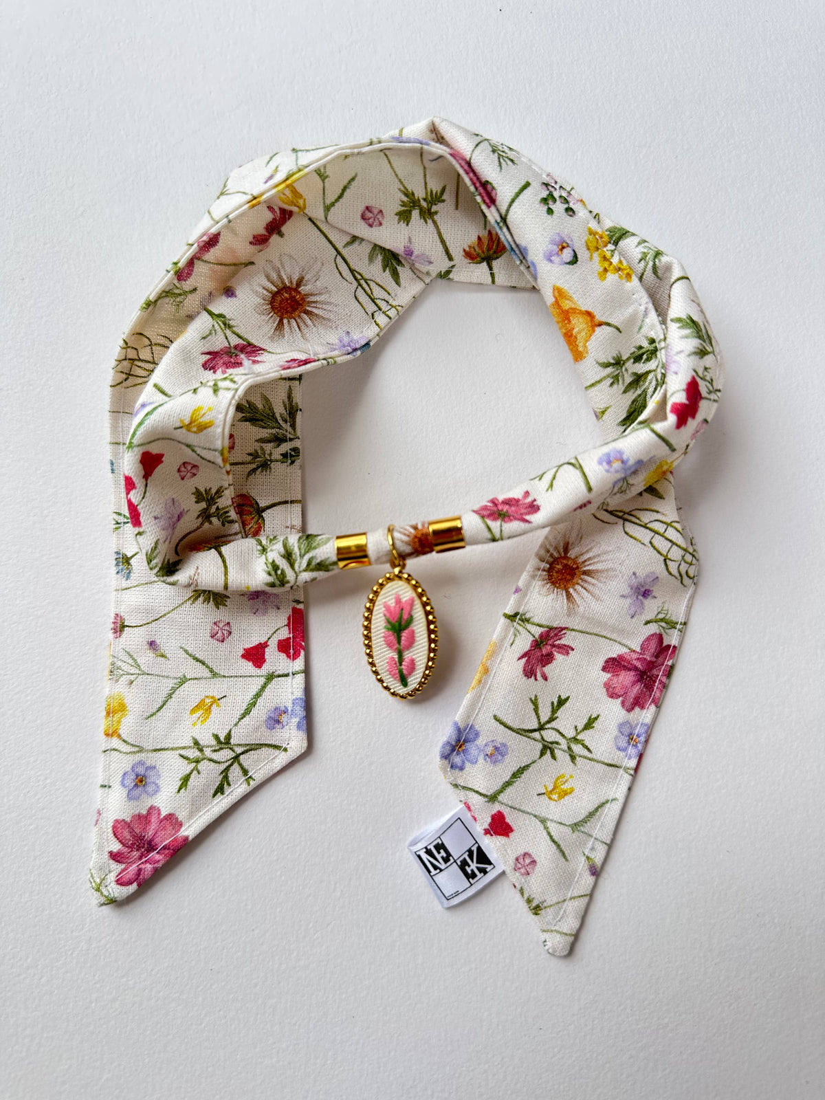 Choker embroidered LAYA