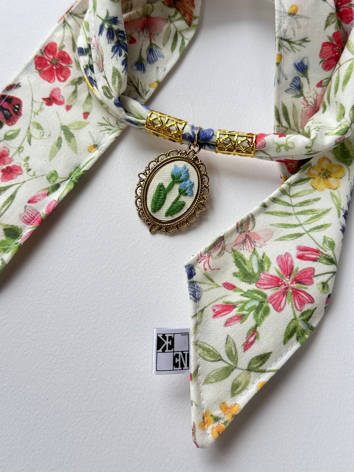 Choker embroidered ASTRA